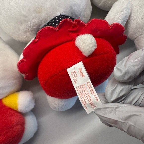 Hello Kitty Plush - Picture 5 of 8
